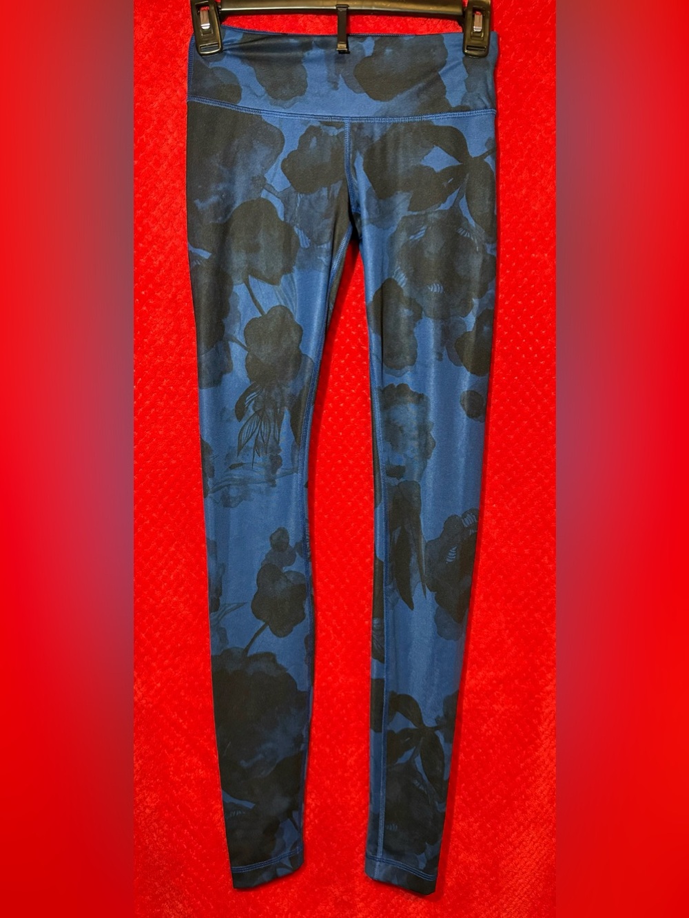 lululemon athletica Blue and Black Floral Leggings
